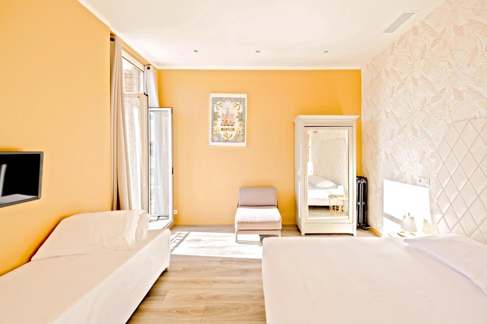 Hotel Lemon Мантон Екстер'єр фото