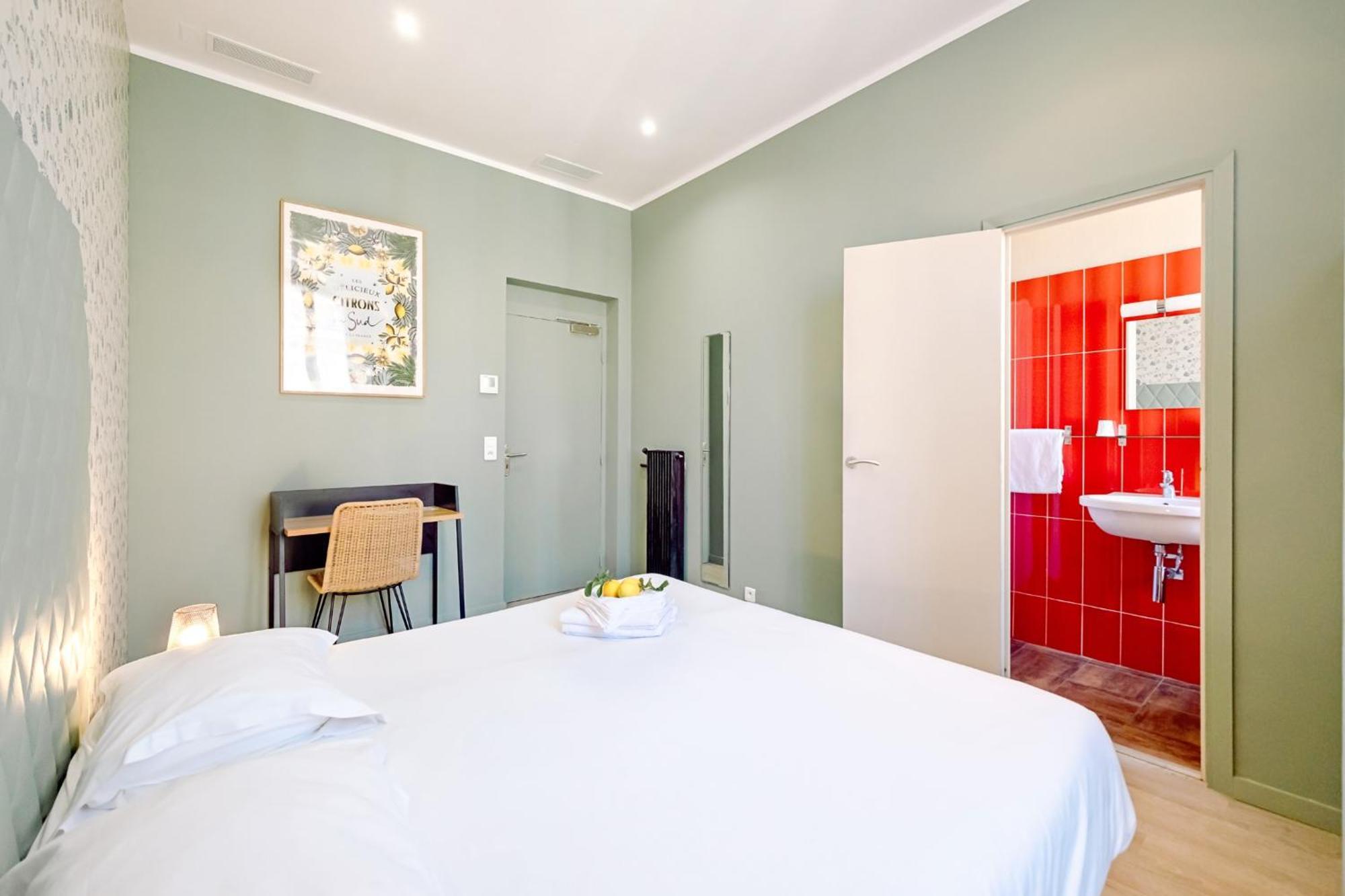 Hotel Lemon Мантон Екстер'єр фото